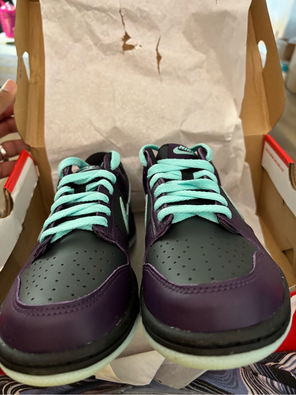 Nike big Kids Sneakers Purple with Mint Laces 6.5 m 8 wm - Picture 2 of 6